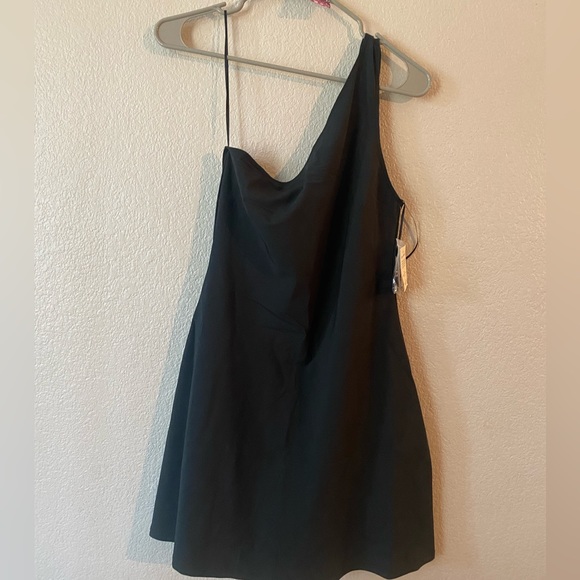 Abercrombie & Fitch Dresses & Skirts - Fit to Flatter Abercrombie& Finch dress built in biker shirts w/hidden pockets